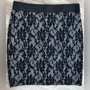 Pull-On Pencil Skirt Stretchy Elastic Waist Black Grey Size Small S